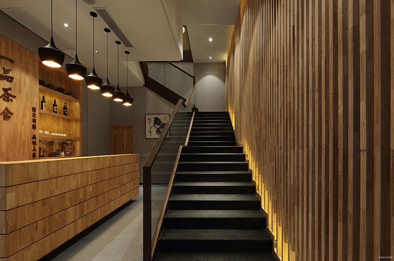 商鋪裝修時(shí)樓板可以開洞或打掉做樓梯嗎？